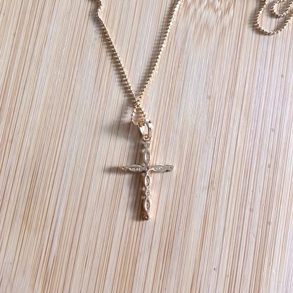 Brand New Bleu Sage 14K Gold Plated Sterling Silver 18" Chain Cross Necklace - Picture 7 of 12